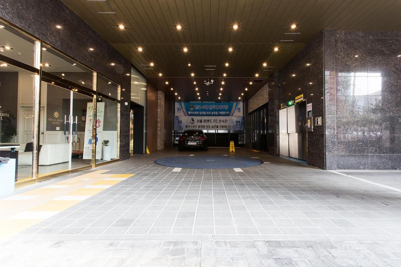 Vella Suite Hotel Suwon Exteriör bild