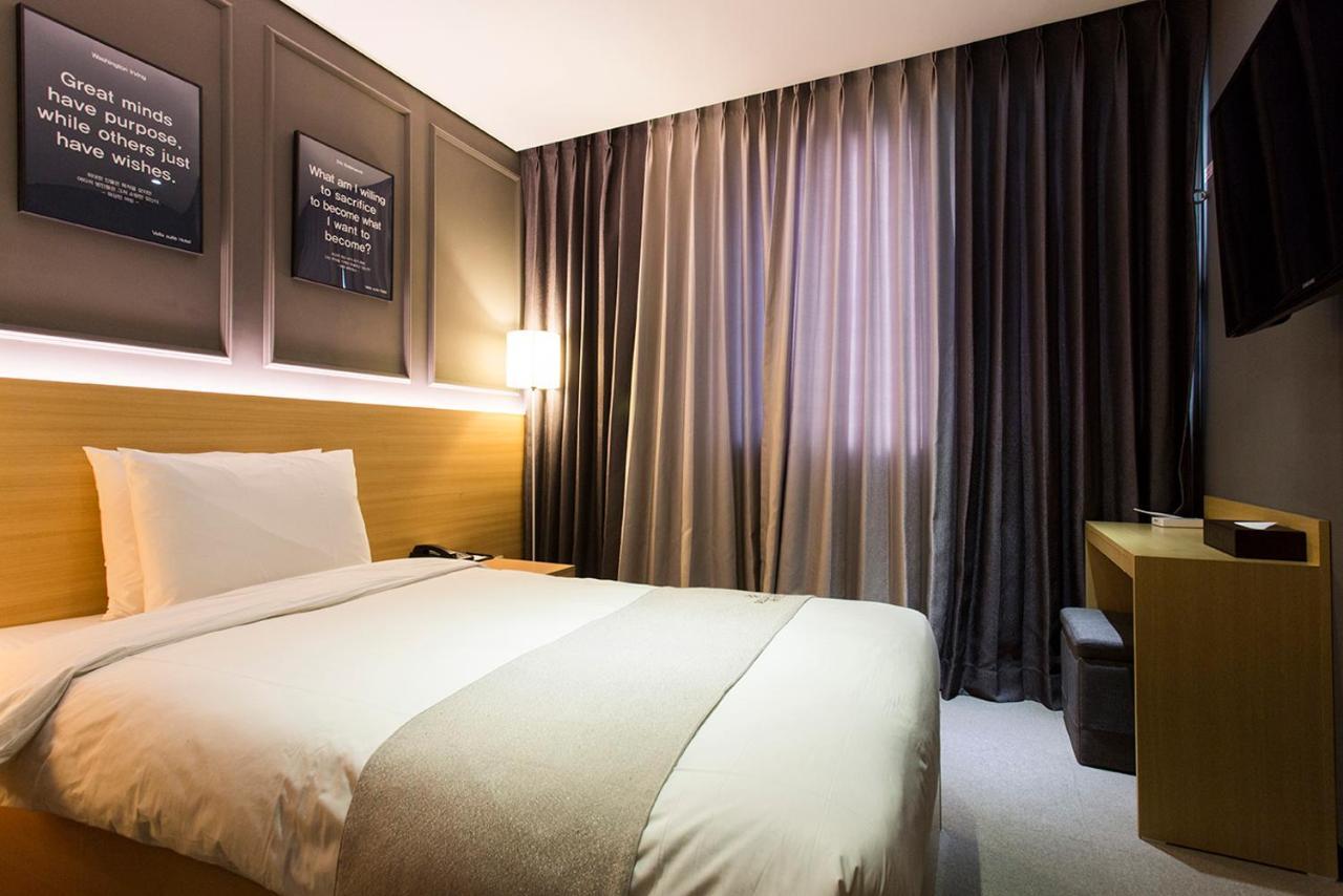Vella Suite Hotel Suwon Exteriör bild