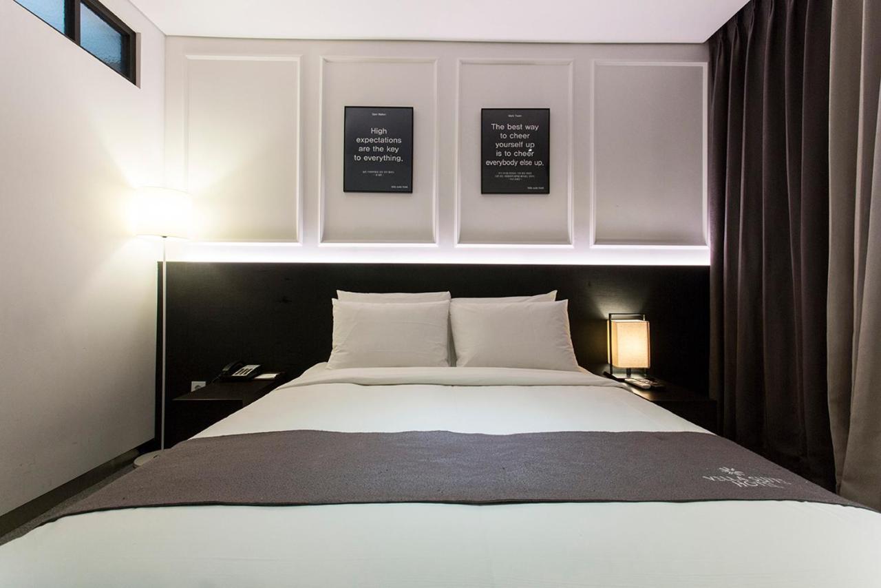 Vella Suite Hotel Suwon Exteriör bild