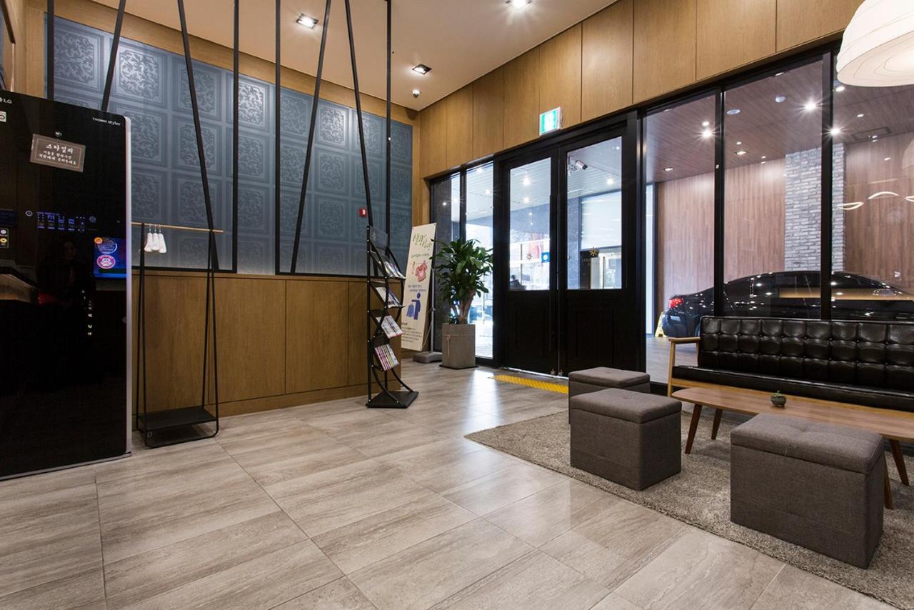 Vella Suite Hotel Suwon Exteriör bild